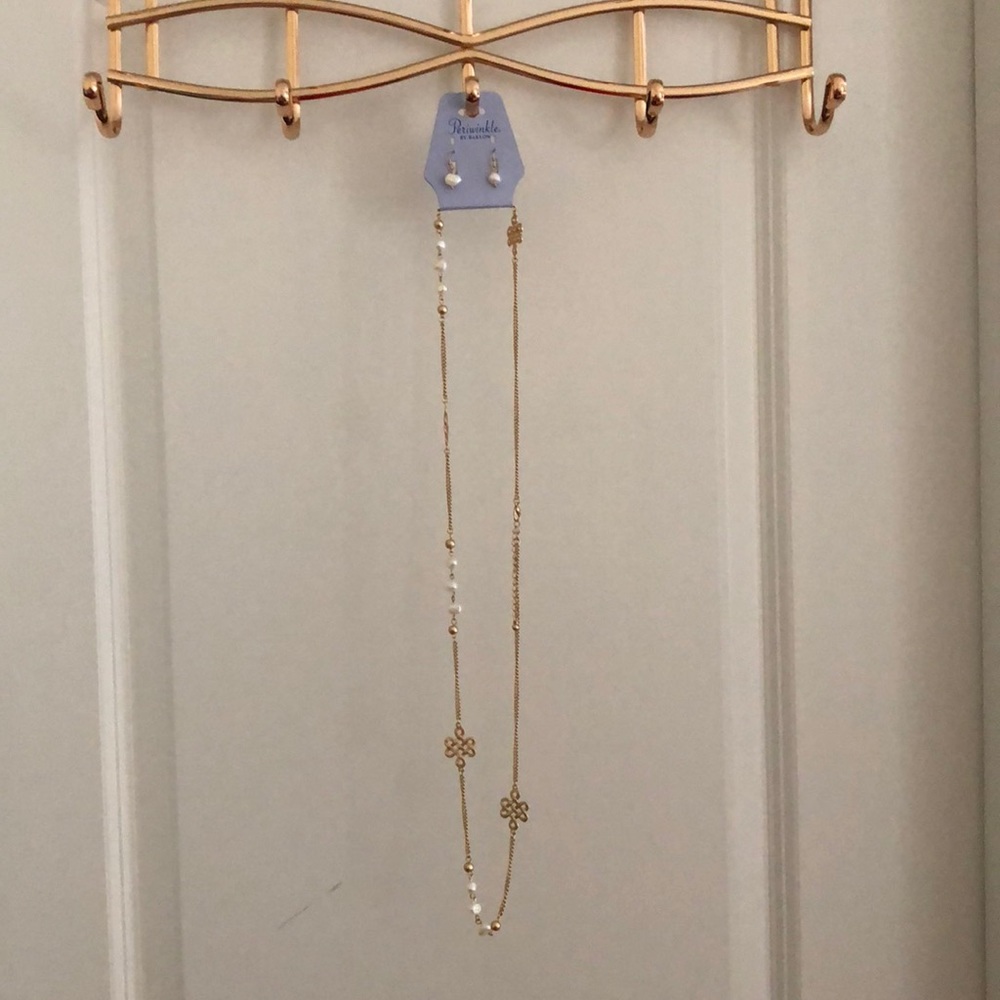 Necklace + Earrings set